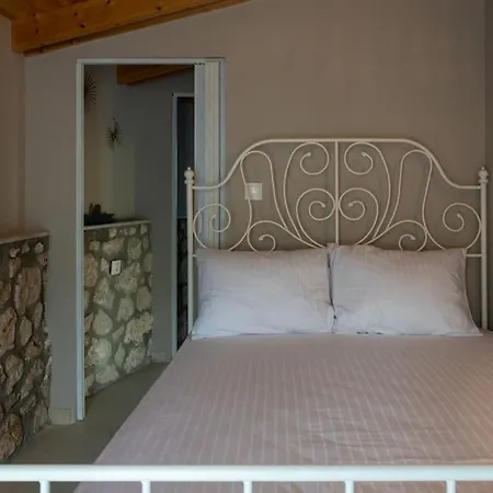 Marcon Stonehouse Holiday home Nikiana